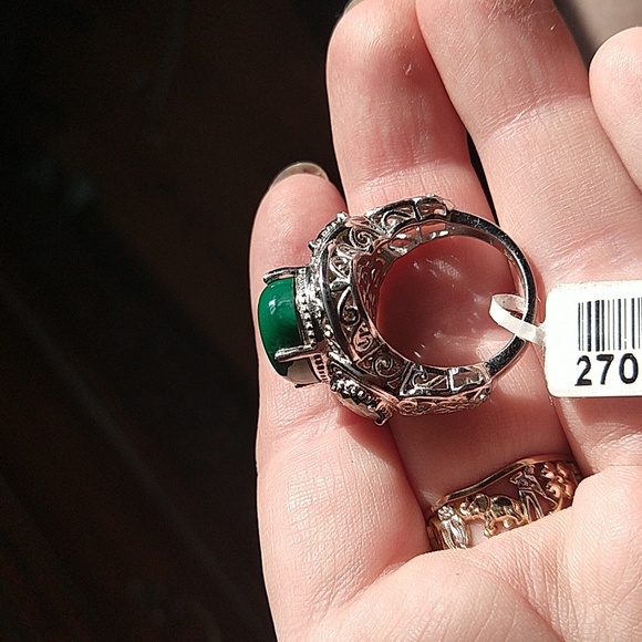 Nwt Karis STS ornate ring with green color stones - Picture 10 of 10